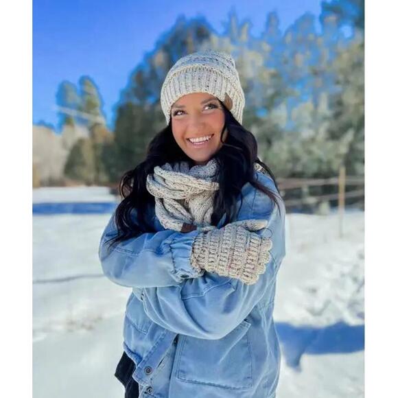 #1811 C.C. NWT Rust Orange Flecked Cable Knit Classic CC Beanie Hat - Picture 2 of 2